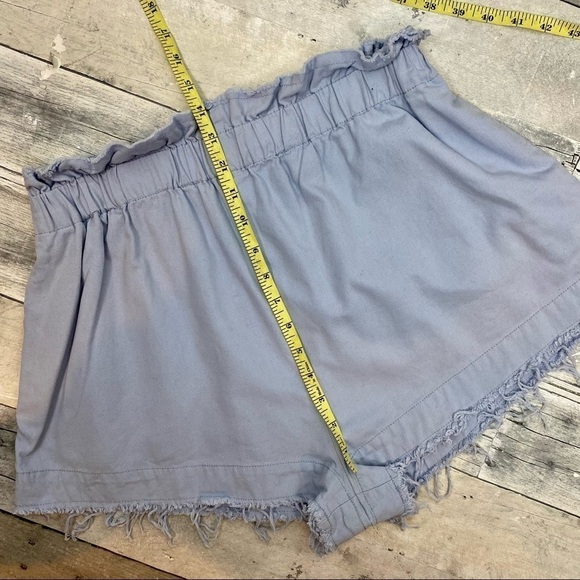 Urban Outfitters Ecote blue paper bag waisted shorts high rise raw hem size L - Picture 2 of 9